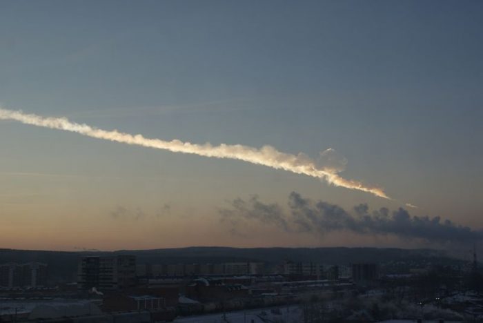 800px-Ekaterinburg_view_of_2013_meteor_event